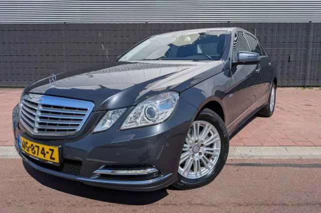 Mercedes-Benz E-Klasse (2012) thumbnail 1