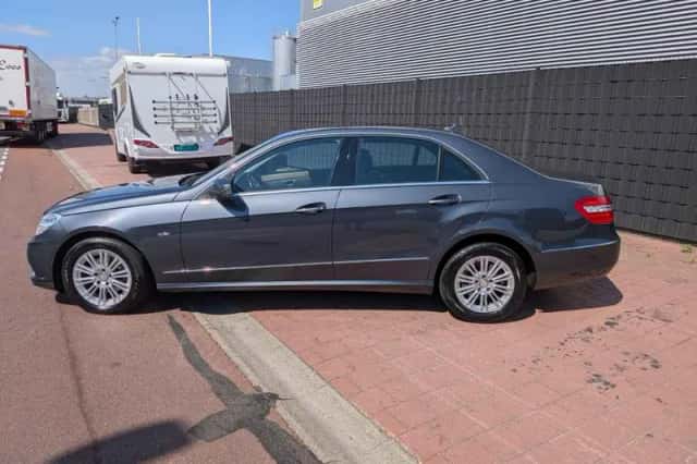 Mercedes-Benz E-Klasse (2012) thumbnail 2