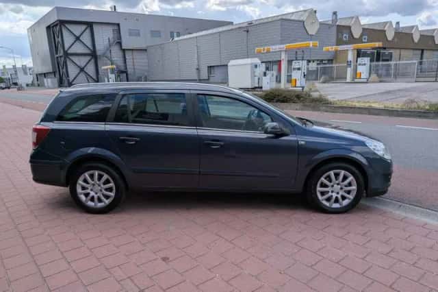 Opel Astra (2007) thumbnail 6