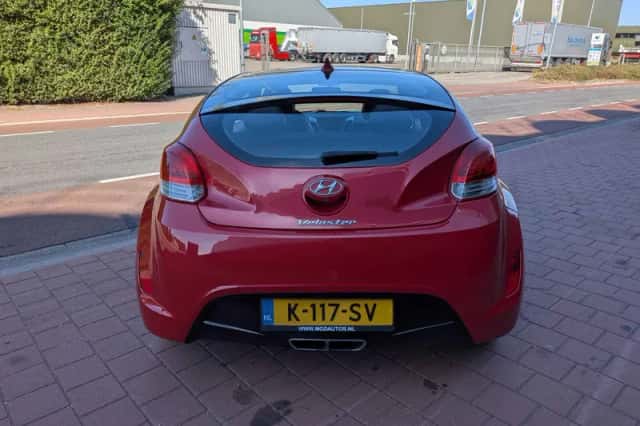 Hyundai Veloster (2011) thumbnail 4