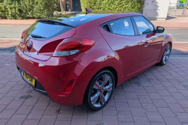 Hyundai Veloster (2011) thumbnail 5
