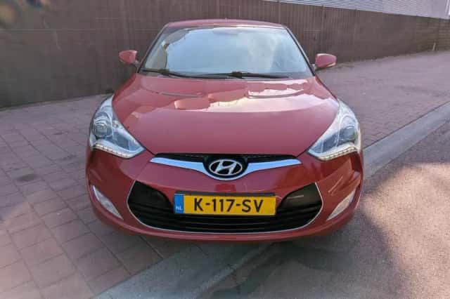 Hyundai Veloster (2011) thumbnail 6
