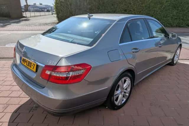 Mercedes-Benz E-Klasse (2010) thumbnail 5