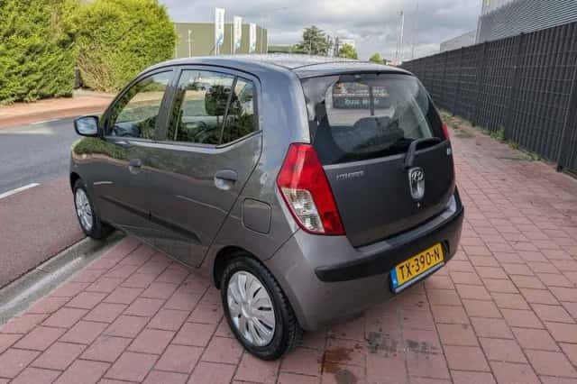 Hyundai i10 (2010) thumbnail 3