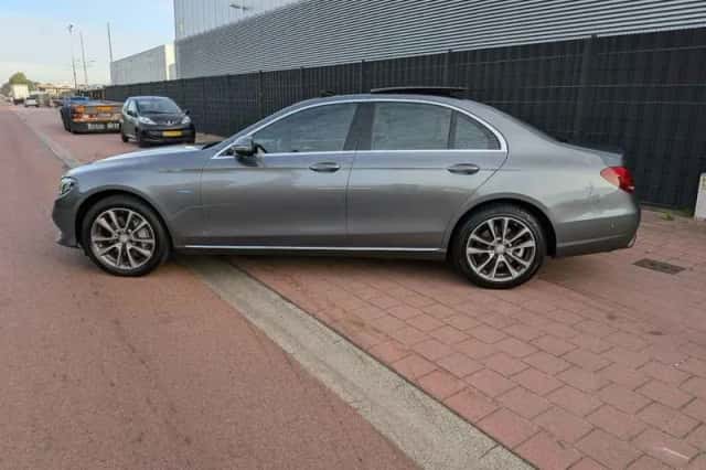 Mercedes-Benz E-Klasse (2016) thumbnail 2
