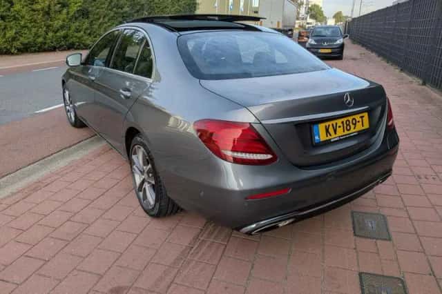 Mercedes-Benz E-Klasse (2016) thumbnail 3