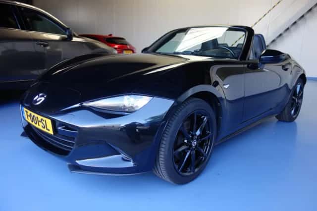 Mazda MX-5 (2016) thumbnail 1