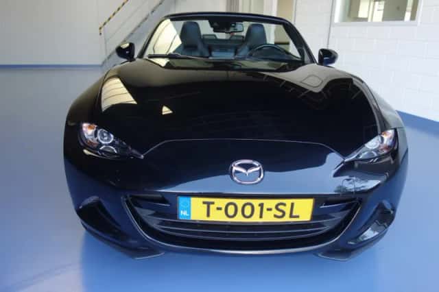 Mazda MX-5 (2016) thumbnail 5