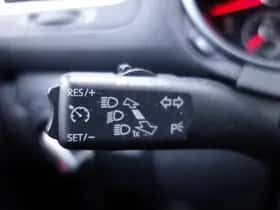 Volkswagen Golf (2012) thumbnail 18