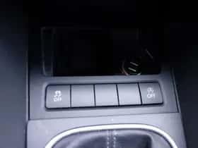 Volkswagen Golf (2012) thumbnail 20