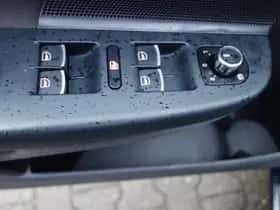 Volkswagen Golf (2012) thumbnail 21