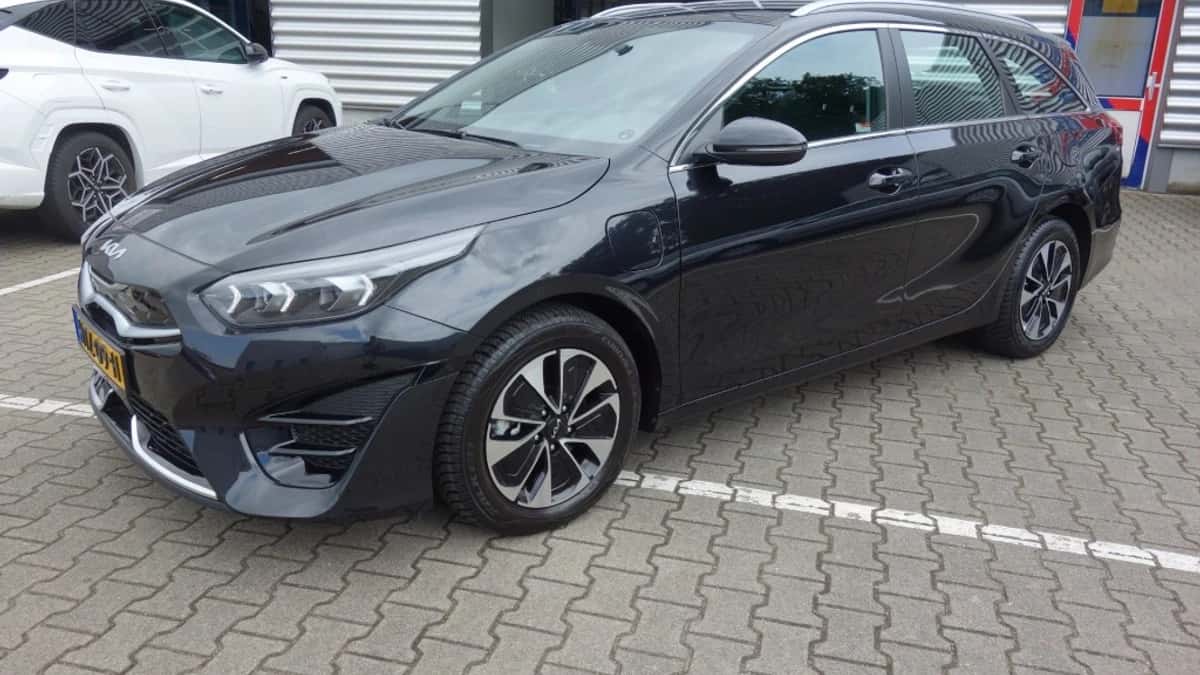 Kia Ceed (2024) — foto 1