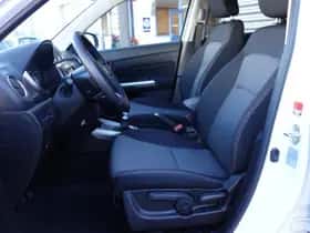 Suzuki Vitara (2023) thumbnail 12