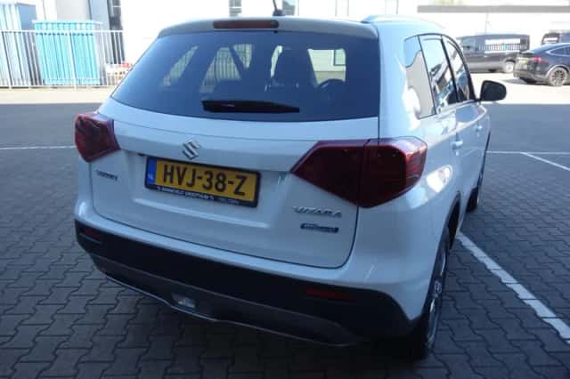 Suzuki Vitara (2023) thumbnail 6