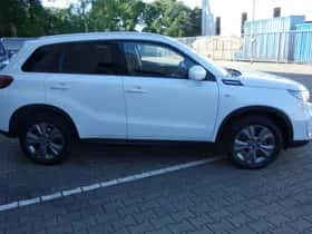Suzuki Vitara (2023) thumbnail 7