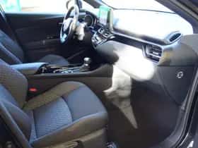 Toyota C-HR thumbnail 12