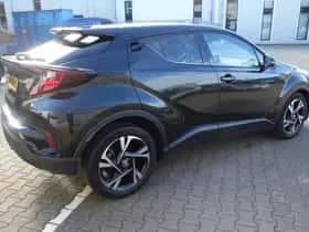 Toyota C-HR thumbnail 6