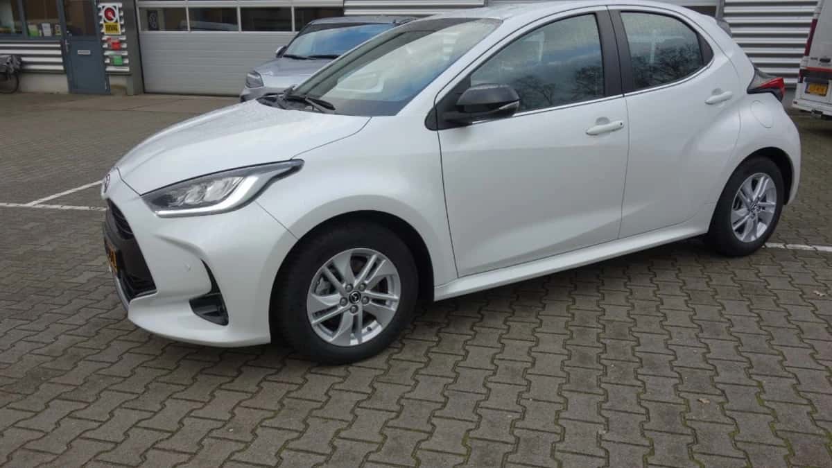 Mazda 2 (2022) — foto 1