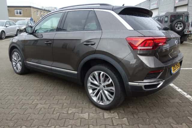 Volkswagen T-Roc (2018) thumbnail 4