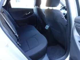 Hyundai i30 (2018) thumbnail 15