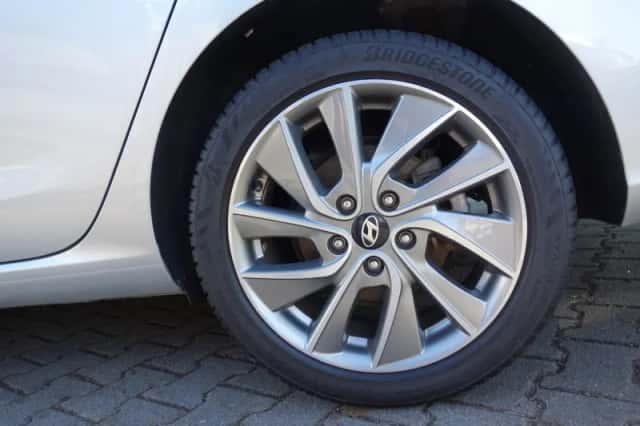 Hyundai i30 (2018) thumbnail 3