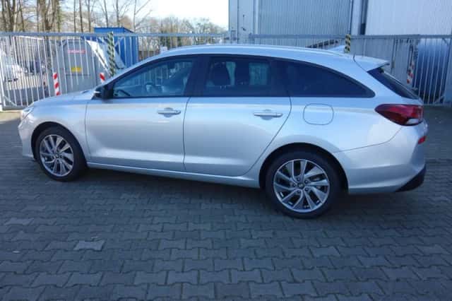 Hyundai i30 (2018) thumbnail 4