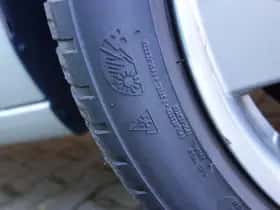 Hyundai i30 (2018) thumbnail 32