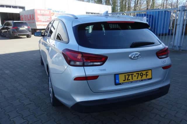 Hyundai i30 (2018) thumbnail 5