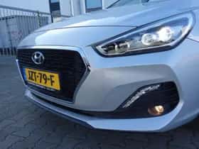 Hyundai i30 (2018) thumbnail 9