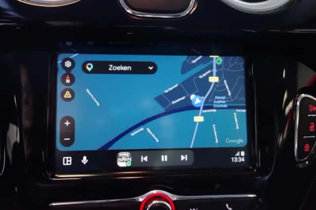 Opel Adam (2017) thumbnail 2