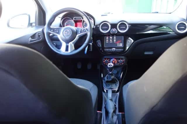 Opel Adam (2017) thumbnail 3