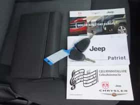 Jeep PATRIOT (2010) thumbnail 3