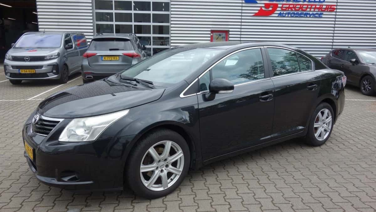 Toyota Avensis (2009) — foto 1