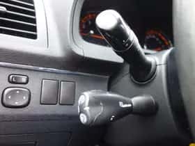 Toyota Avensis (2009) thumbnail 3