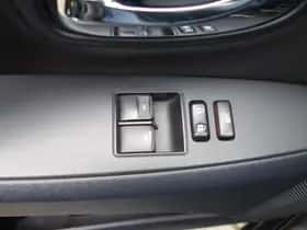 Toyota Avensis (2009) thumbnail 21