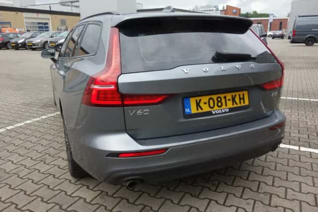 Volvo V60 (2021) thumbnail 5