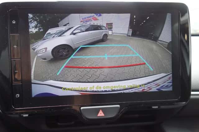 Toyota Yaris Cross (2023) thumbnail 3