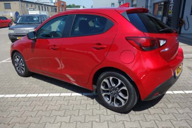 Mazda 2 (2017) thumbnail 5