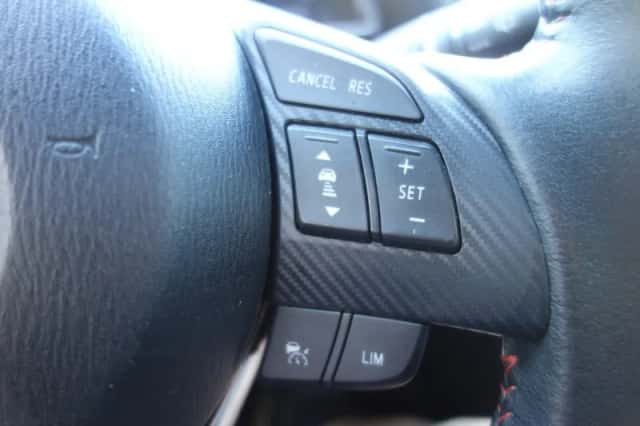 Mazda 3 (2016) thumbnail 3
