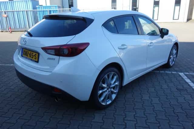 Mazda 3 (2016) thumbnail 6