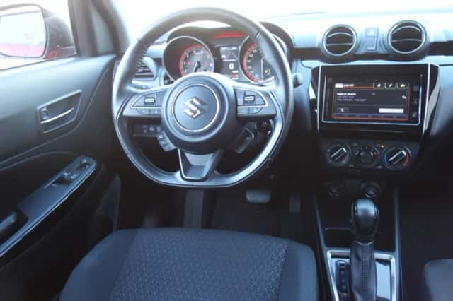 Suzuki Swift (2023) thumbnail 2