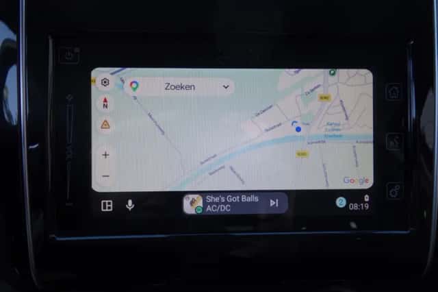 Suzuki Swift (2023) thumbnail 3