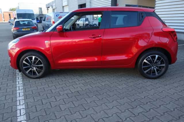 Suzuki Swift (2023) thumbnail 4