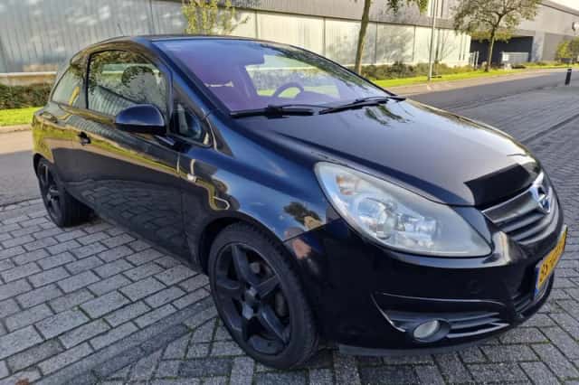 Opel Corsa (2008) thumbnail 3