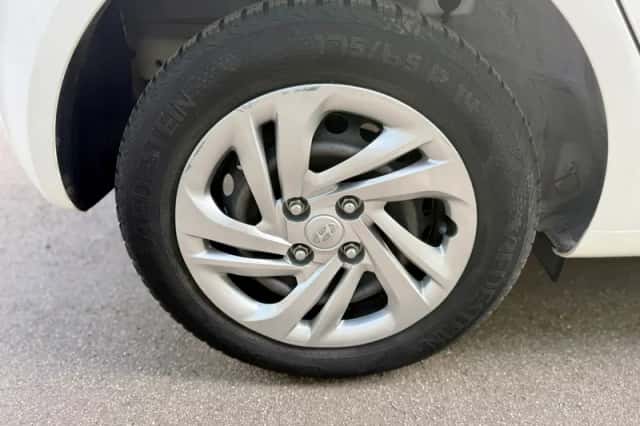 Hyundai i10 (2022) thumbnail 5