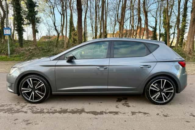 SEAT Leon (2017) thumbnail 2