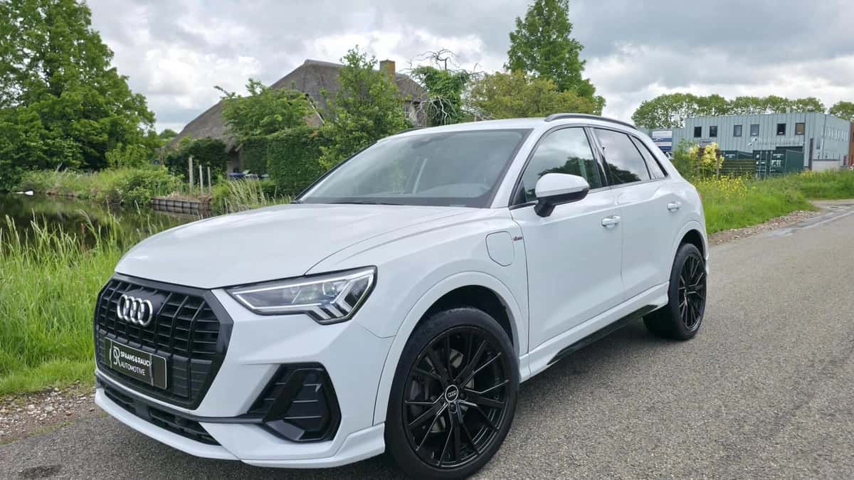 Audi Q3 (2021) — foto 1