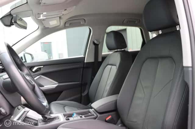 Audi Q3 (2021) thumbnail 6