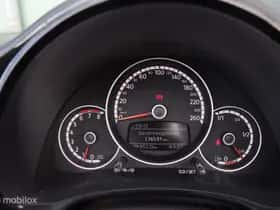 Volkswagen Beetle (2015) thumbnail 13