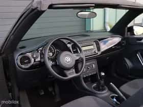 Volkswagen Beetle (2015) thumbnail 6